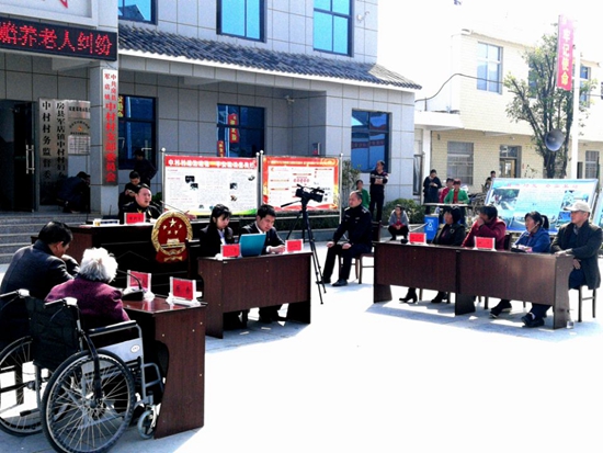 房县人民法院巡回法庭公开审判赡养老人纠纷案