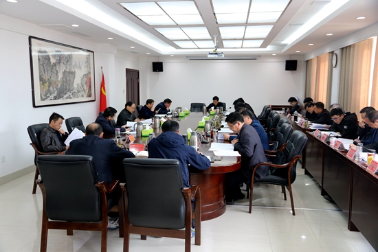 蔡贤忠在房县黄酒产业发展领导小组专题会上指出 黄酒产业要向规范化发展 向纵深处推进