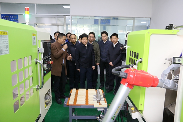 全市一季度重点项目拉练会与会人员来房参观考察