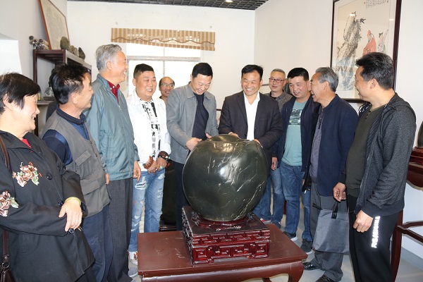 房县将举办“赏奇石•品黄酒”系列活动