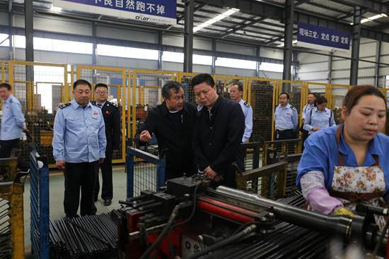 房县税务局：百万减税大礼包 助力企业加速跑