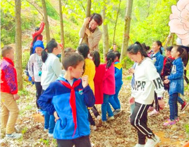 房县东城小学举行留守儿童研学旅行活动