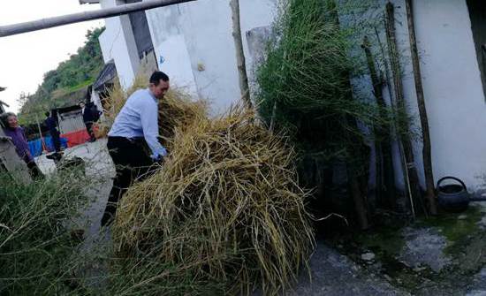 带病坚守扶贫路  责任在肩铿锵行——记房县审计局驻桂坪村第一书记付强