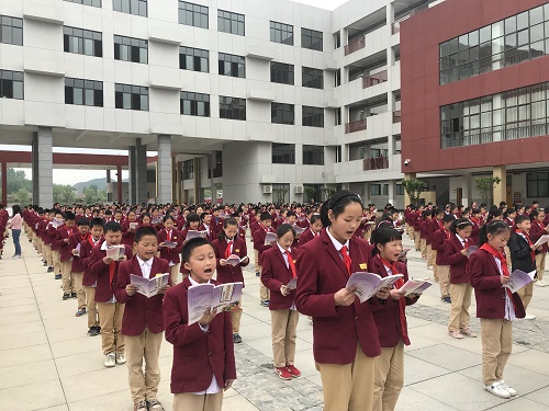 房县思源实验学校开展系列读书教育活动