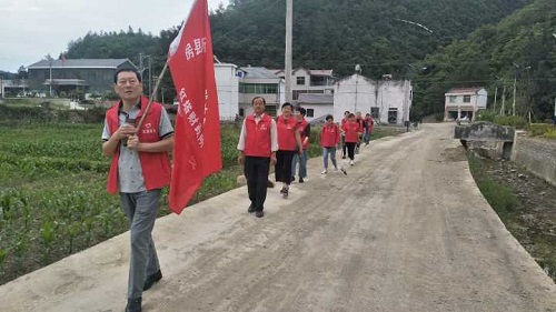 房县红塔镇财政所扎实开展洁家园美乡村活动