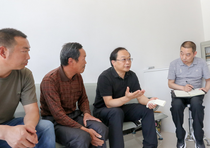 蔡贤忠到门古寺镇检查“两不愁三保障”突出问题全员普查工作