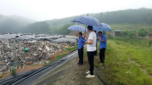 执法局积极应对暴雨 全力抗险防汛