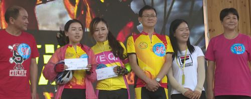 我县成功举办“湖北野人车队　畅游花田酒溪”大型骑游活动