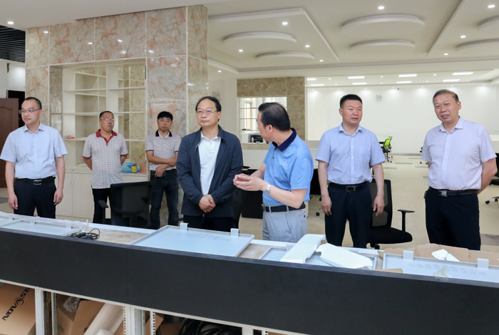 蔡贤忠调研县融媒体中心建设推进情况