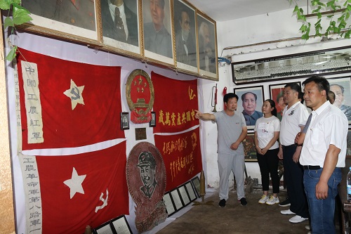 房县工业园区、文联开展“忆党史、悟初心，强党性、再出发”庆七一活动