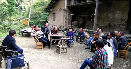 【房县最美家庭】驻村书记汤官欣:舍小家顾大家