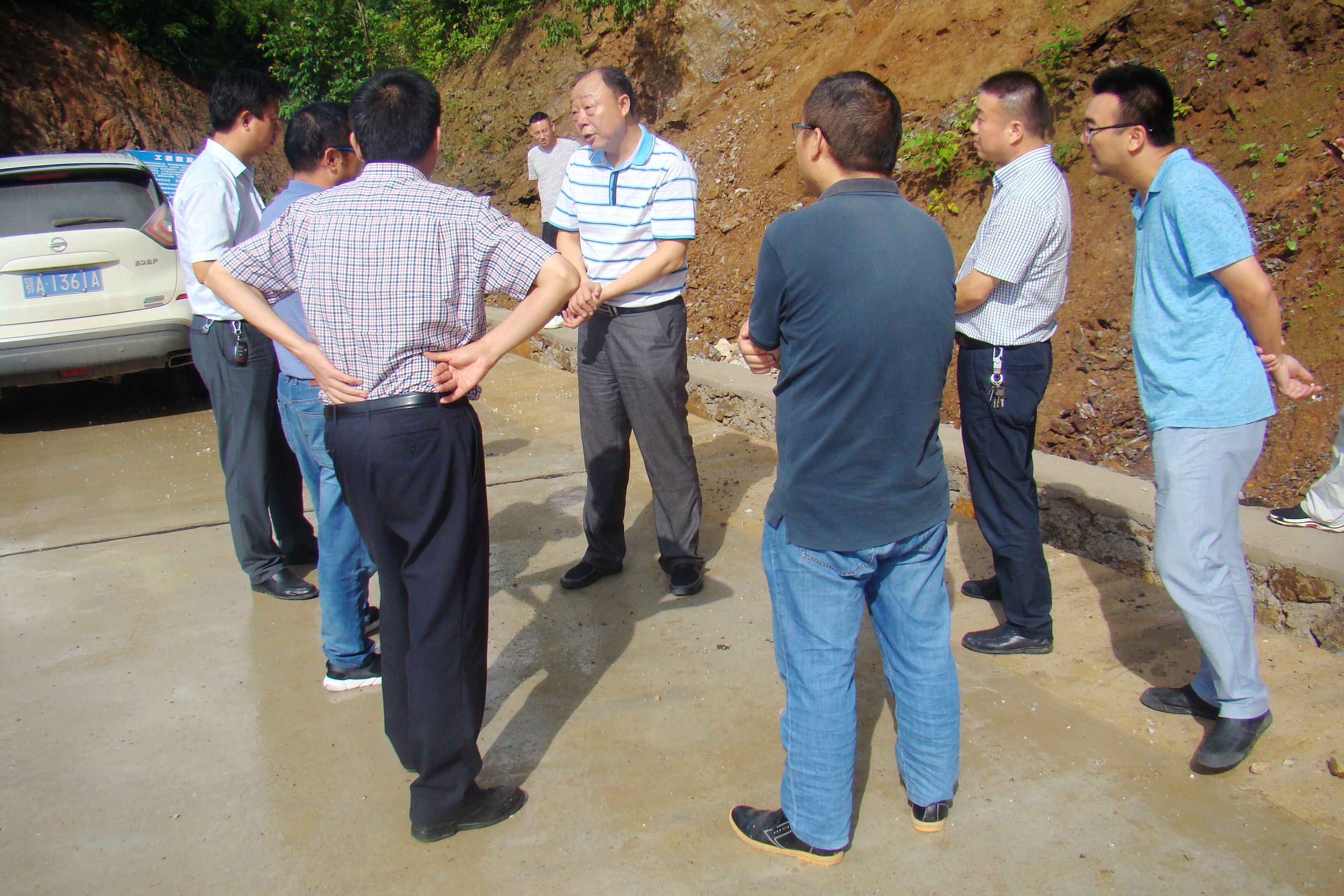 省公路管理局监督长王庆调研我县 交通公路工作