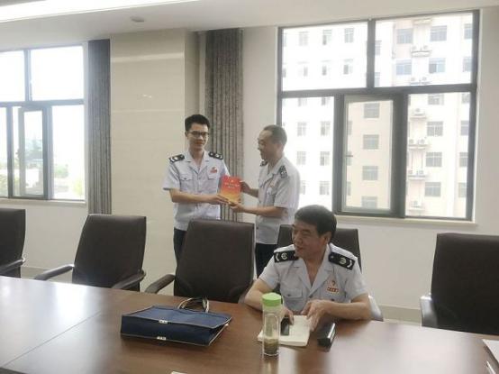 房县税务局机关二支部开展“不忘初心、牢记使命”支部主题党日活动