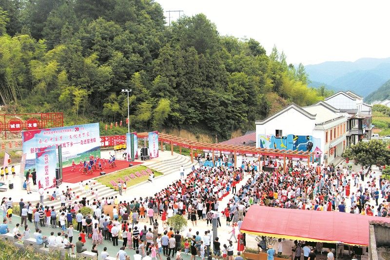 房县：文化进万家 扶志增动力