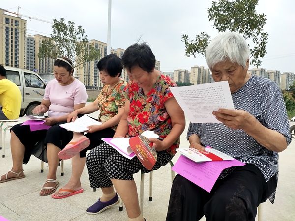 房县城关镇：宣传脱贫攻坚政策 提升群众满意度