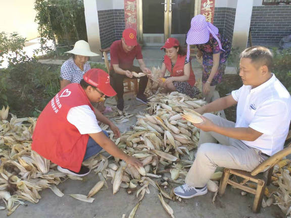军店镇军店小学扎实开展入户扶贫工作