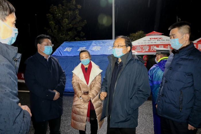 蔡贤忠检查我县新型肺炎疫情防控工作