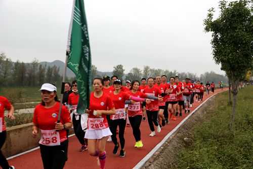我县成功举办 “健康房县 长跑大赛” 活动