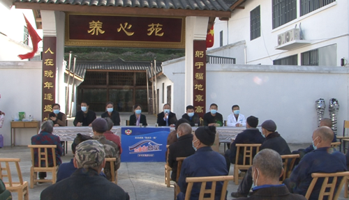 捐赠义诊暖人心 政协委员在行动