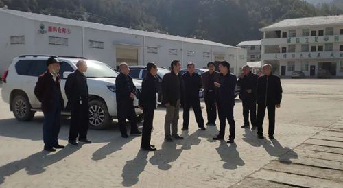 尹吉甫镇邀请退休老干部共度重阳节