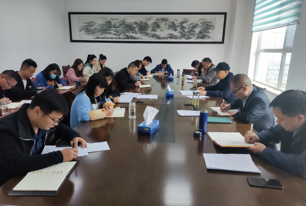 县委宣传部集中学习传达党的十九届五中全会精神