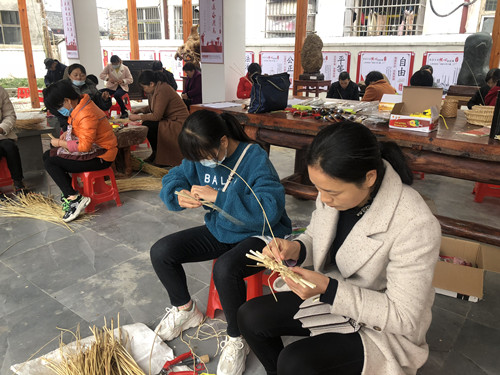 军店镇：柳编培训开启村民“致富门”