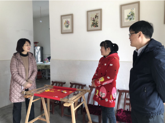 市妇联主席戴静到房县走访调研“巧妇洁家园”工作