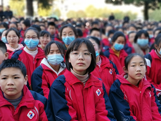 房县七河中学开展“诵读国学经典，积淀文化底蕴”朗诵比赛