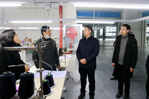 纪道清到针织产业园现场办公