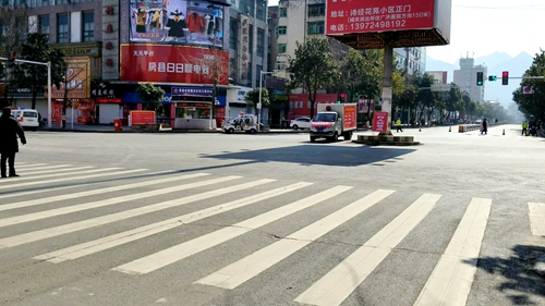 直击：群众不出门 宅在家中阻断传染源