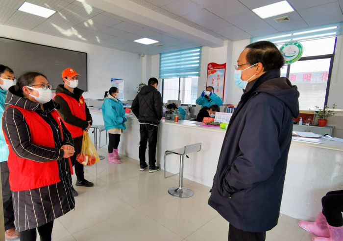 蔡贤忠检查城区部分社区疫情防控工作