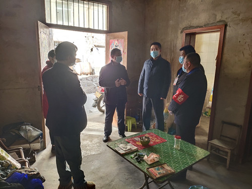 陈伟督导城关镇疫情防控工作