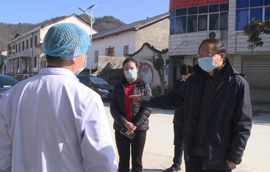 蔡贤忠强调： 密切关注发热病人和与武汉相关人员  抓好“新四类人”排查监测工作