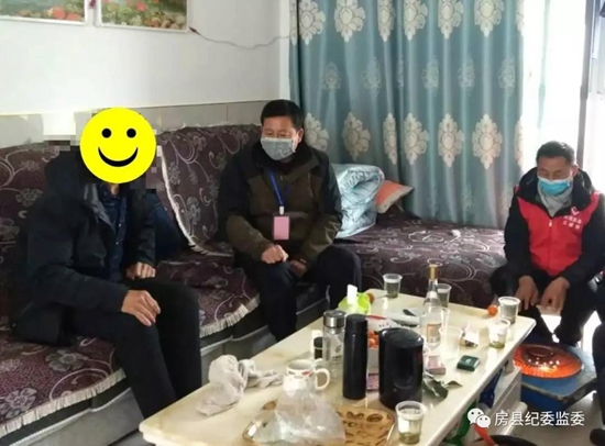 房县纪检监察干部抗“疫”一线显担当