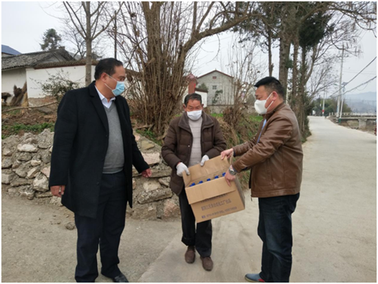 从“扶贫战士”到“抗疫”先锋 ——记化龙堰镇李堰驻村第一书记戢太敏