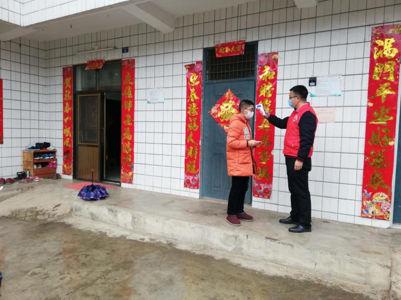 化龙堰镇：一位共产党员的初心和担当