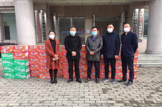 身处异乡仍系故土，千里驰援温暖人心