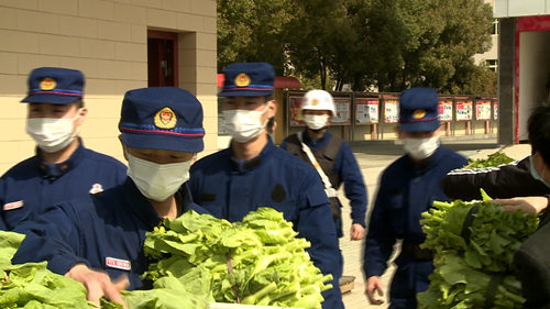 张骏熙： 把蔬菜捐给最可爱的人
