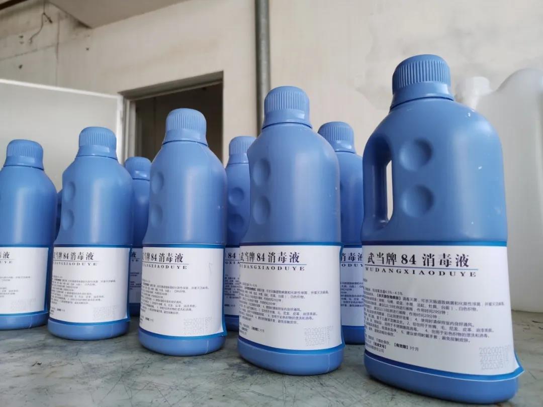 我县多家企业“跨界”生产防疫物资