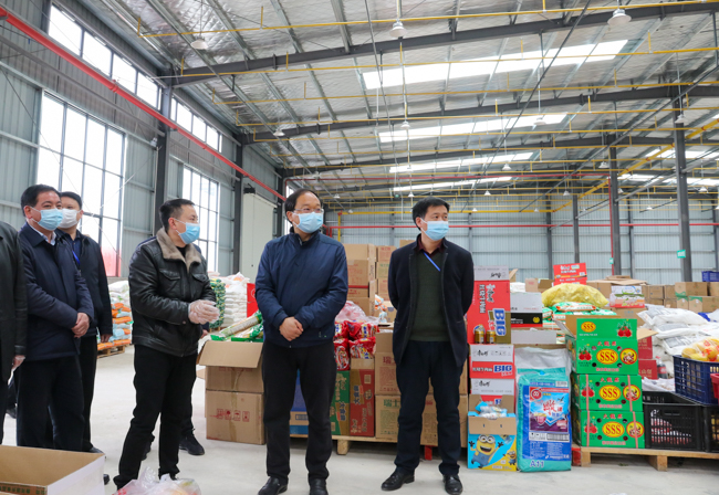 蔡贤忠检查城区市场秩序和物资保供应保稳定工作