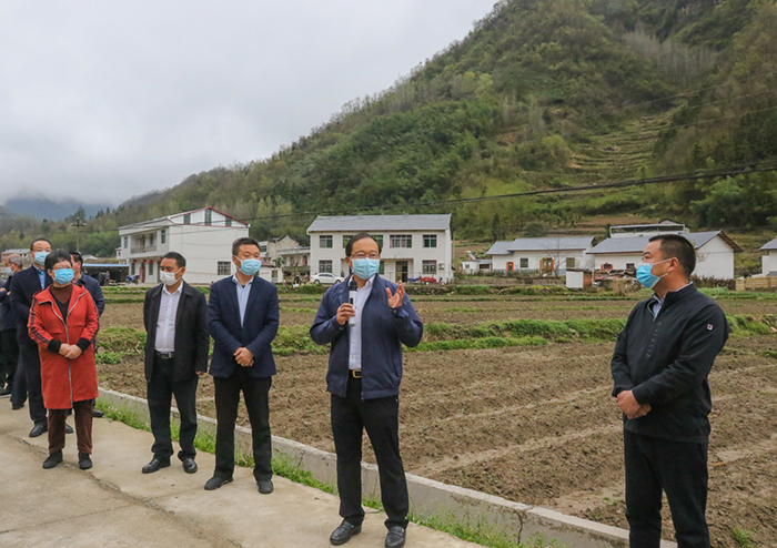 全县产业扶贫现场会召开