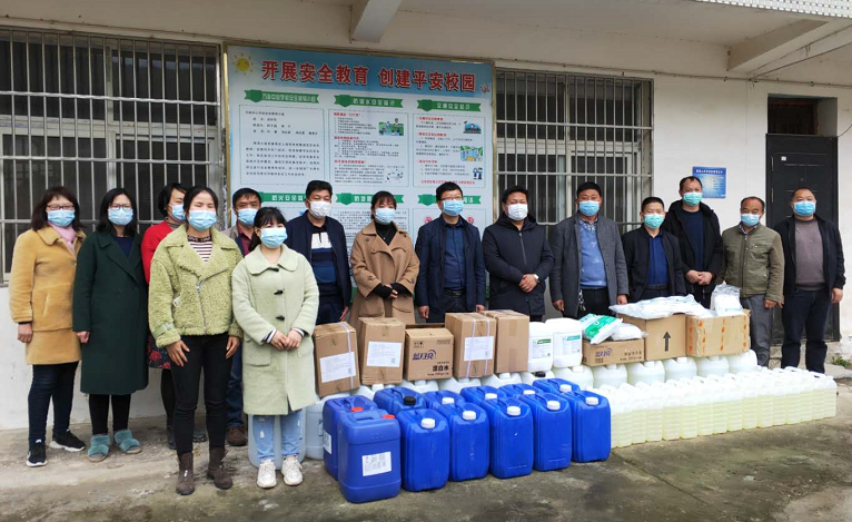 万峪河乡政府向万峪中小学校提供抗疫物资助力复学