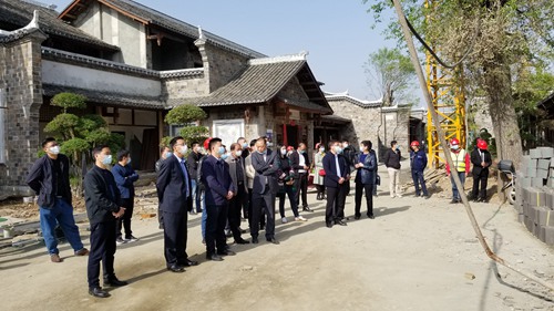 纪道清专题调研西关老街项目开街运营工作