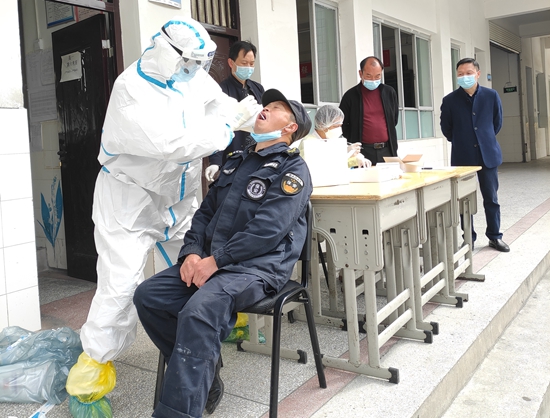 房县二中：多措并举密织防疫安全网，“硬核”迎复课