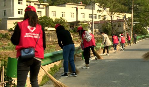 城关镇：全面推进爱国卫生运动