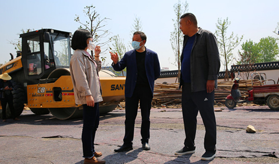 高明哲开展“千名干部进千企·服务产业促发展”活动