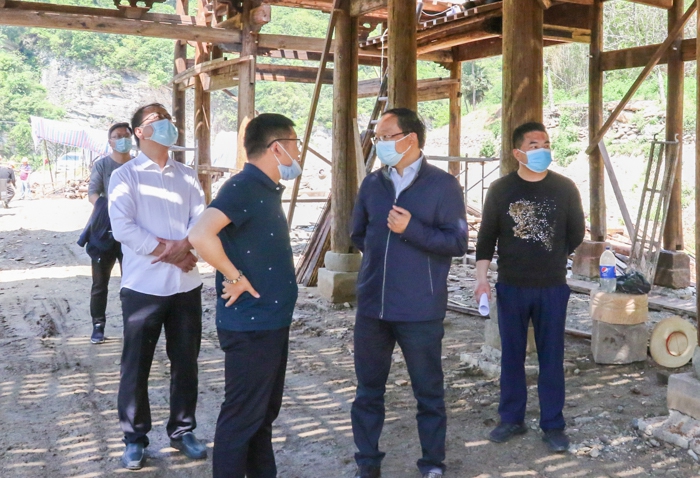 蔡贤忠检查景区项目建设和旅游市场安全工作