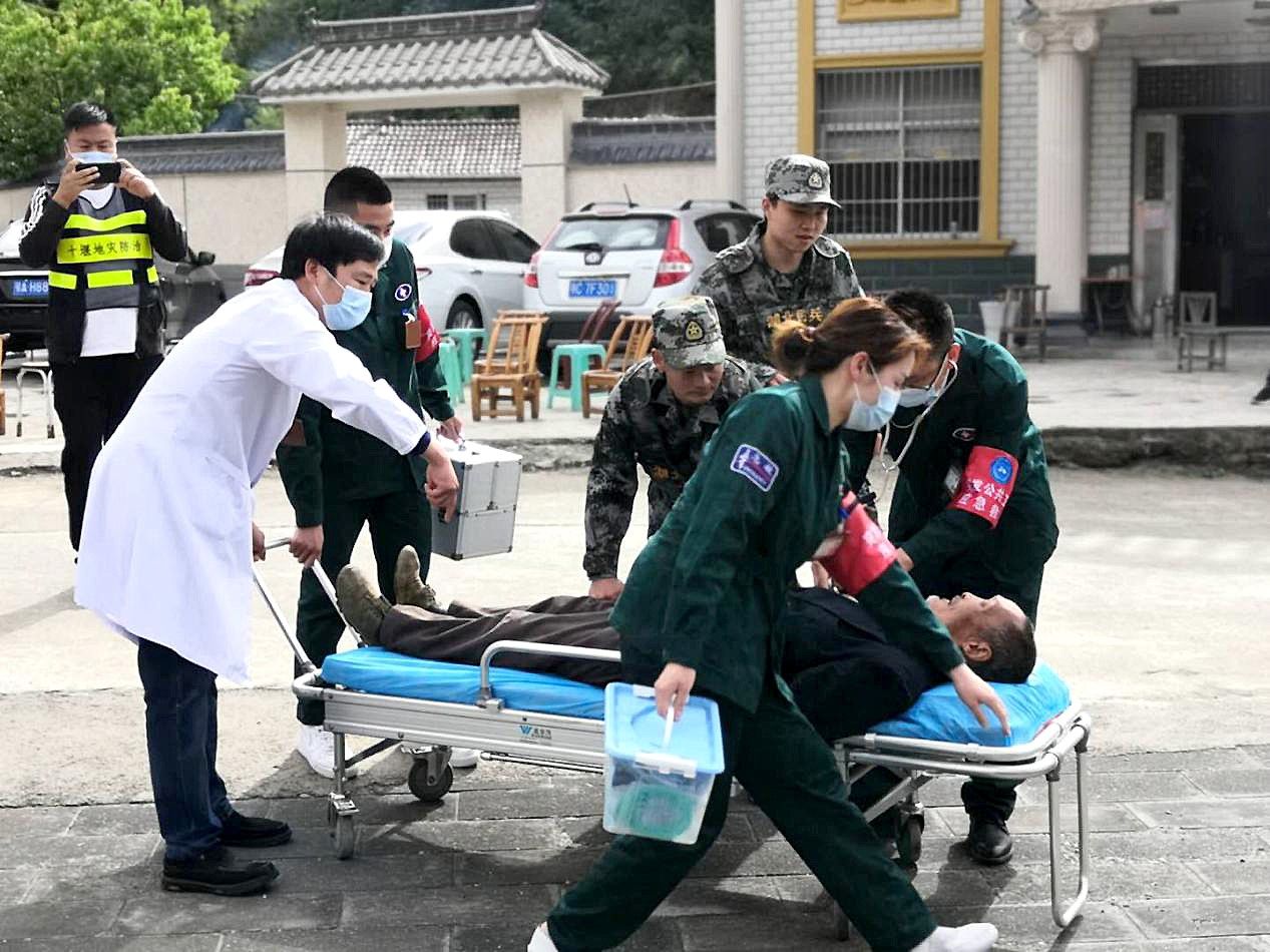 窑淮镇陈家铺村开展应急演练