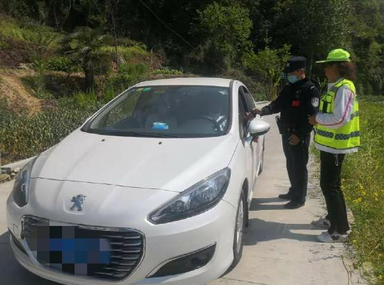 土城镇积极开展农村道路安全专项整治行动