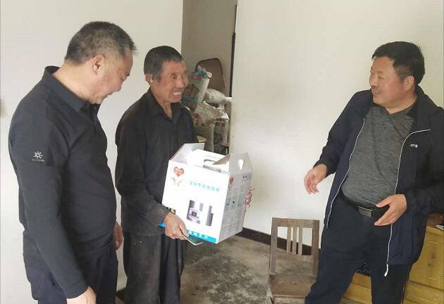 张光斌看望慰问残疾人：让残疾人生活更幸福